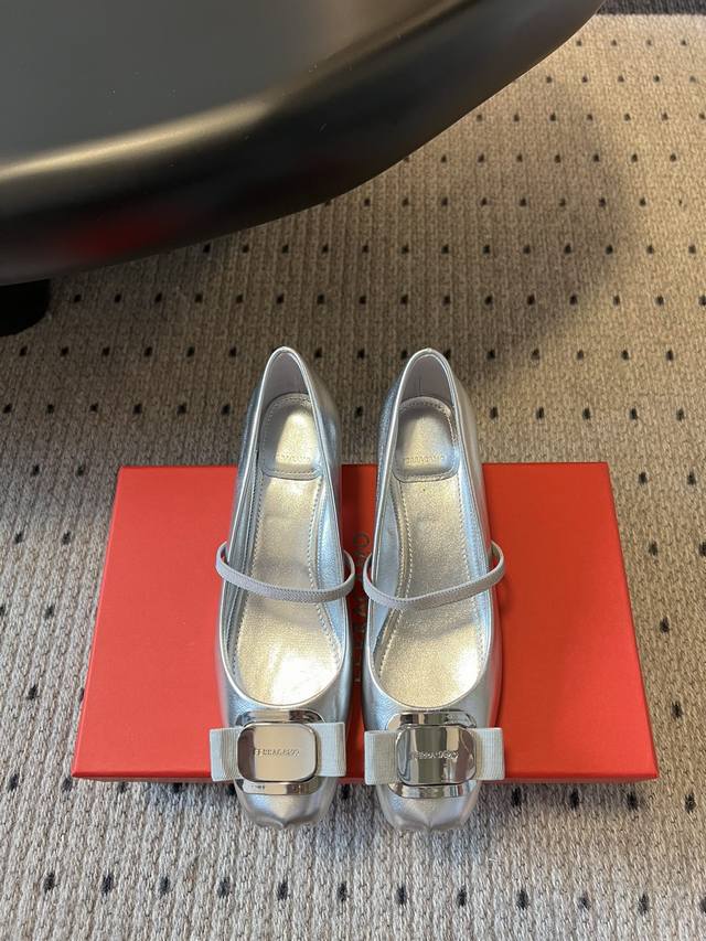 Purchasing-level Salvatore Ferragamo 25th New Gancini Ballet Flats When spring c