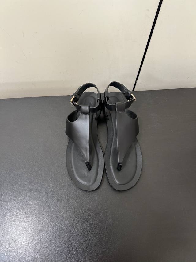 Loro Piana new LP sandals. Minimalist style. A very durable style! The upper is
