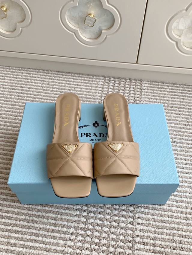 Prada new triangle logo triangle heel square toe thick heel slippers Top quality