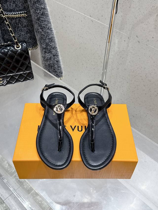 top version Louis Vuitton Lv new simple versatile flip-flop flat sandals Upper: