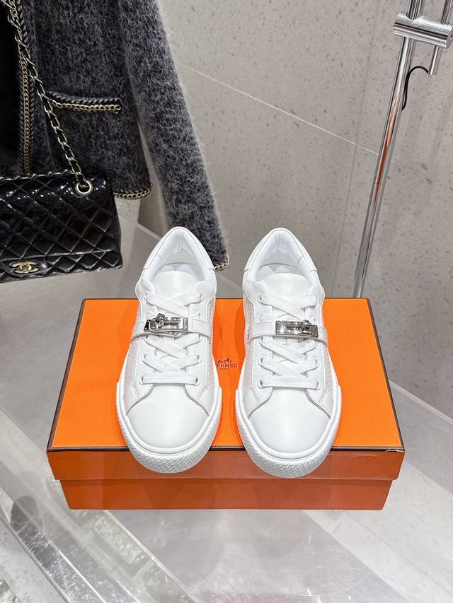 Top version Leather men's 10 Hermes casual shoes for couples H's new sports shoe