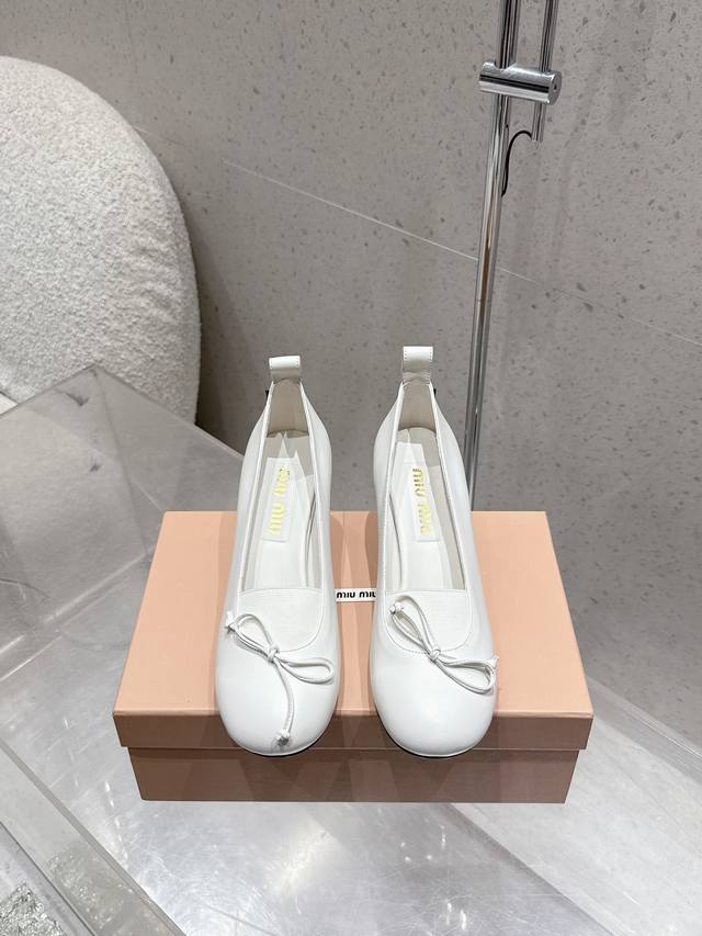 Factory Miumiu 25Ss Spring and Summer New Retro Bow Round Toe Thick Heel Single