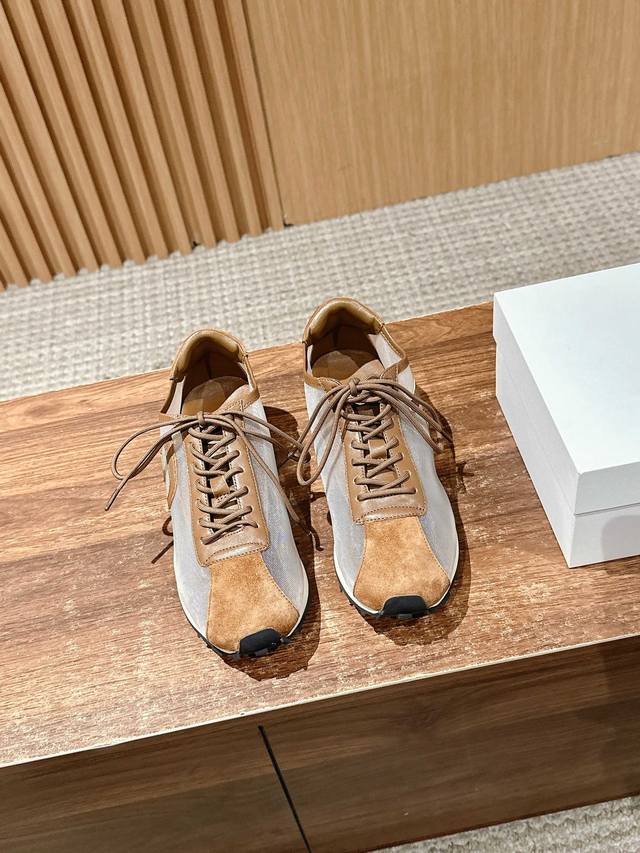 The new Dexun mesh sneakers made in Dongguan, which are casual and minimalist to