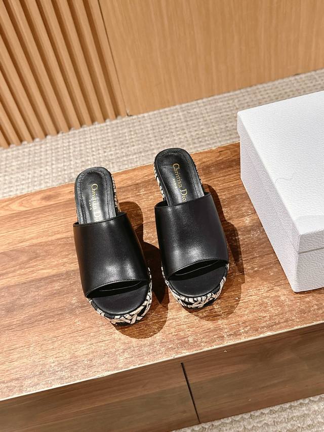 Dior's new D-Attitude wedge sandals with waterproof platform This Attitude Dior