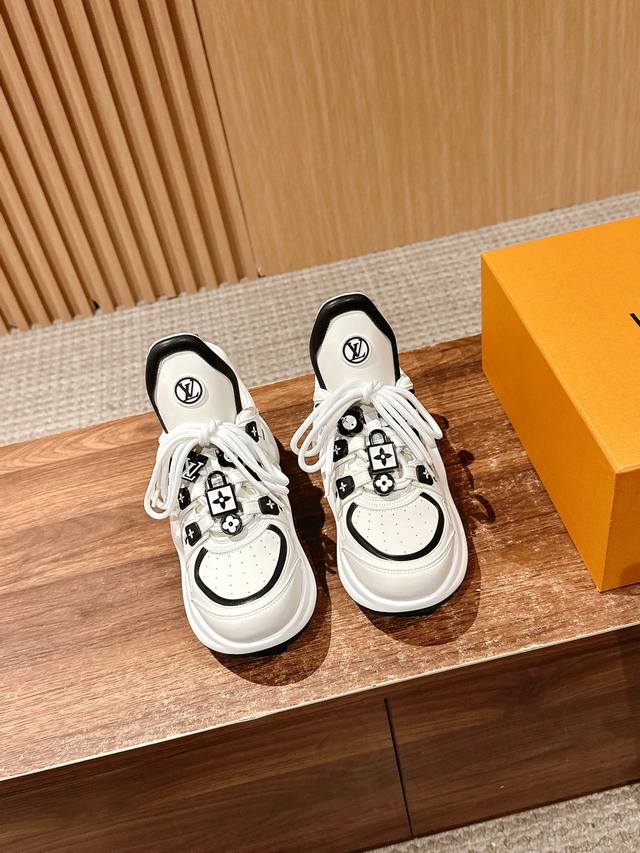 pendant buckle #Louis Vuitton#New color dad shoes Dilraba Dilmurat, Zhong Chuxi