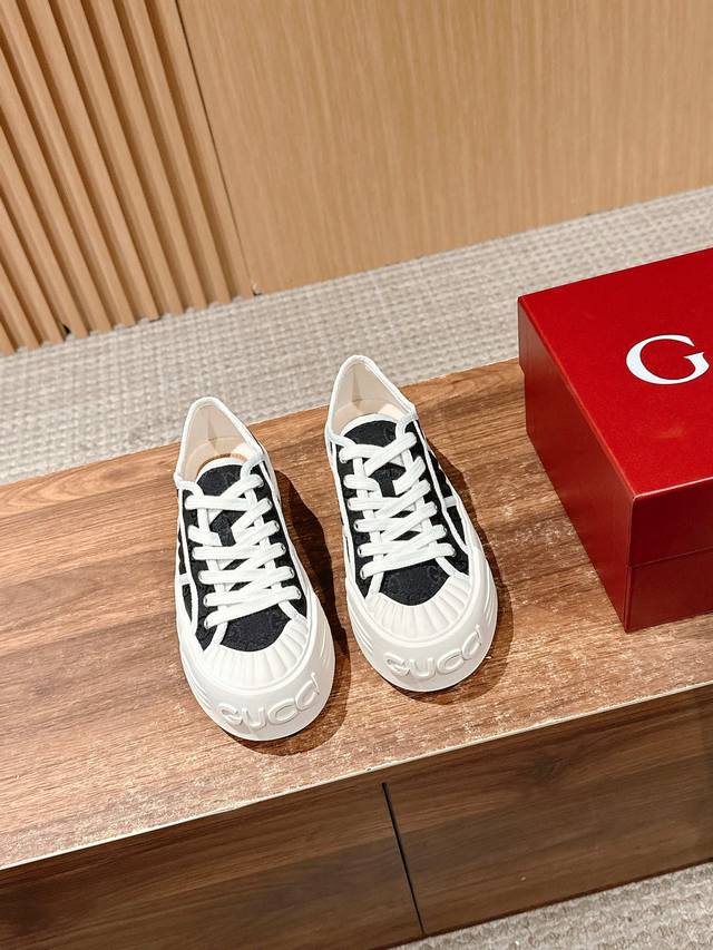 New Gucci Biscuit Shoes Made in Dongguan This sneaker is crafted with the iconic