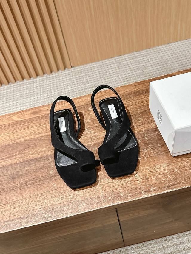 #New toe sandals made in Dongguan Nordic minimalist style, retro temperament sma
