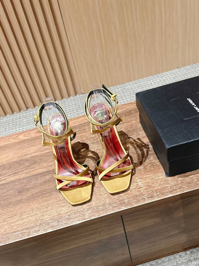 Yves Saint Laurent's new spring and summer beautiful Logo high-heeled strappy sa