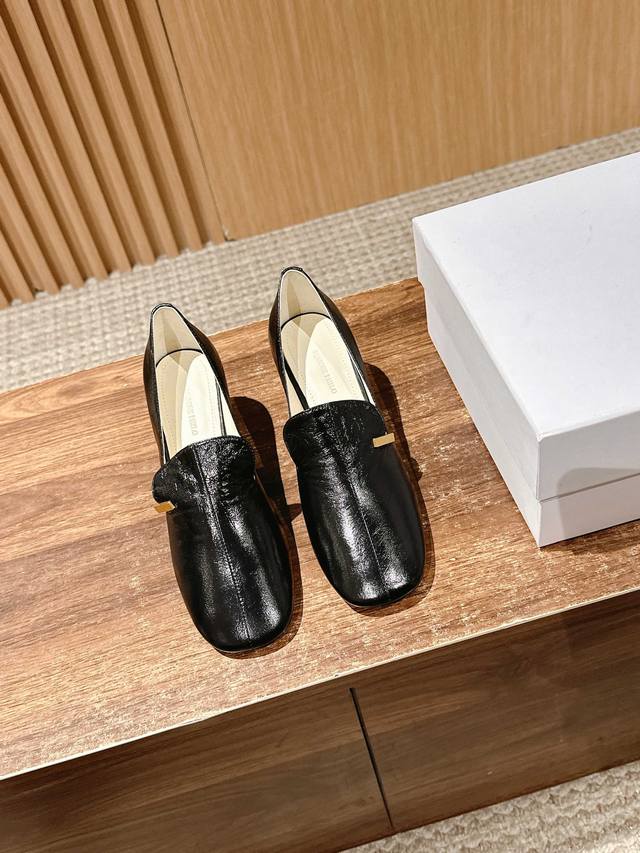 Artistic kitten heel mule shoes exclusive first release! The best version on the