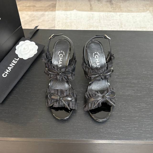 25Ss Spring and Summer new Chane* Chanel lace world stiletto sandals The cute ca