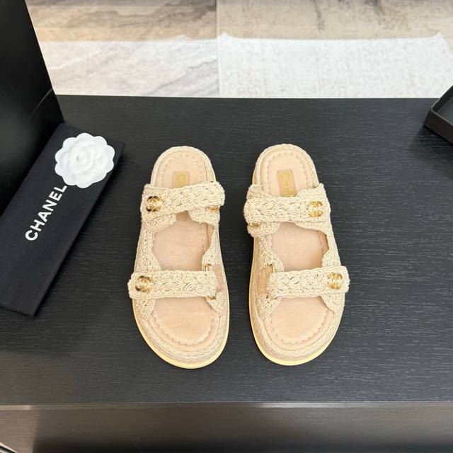 Chanel 25 new Velcro sandal pattern! Top quality matching product! All colors ar