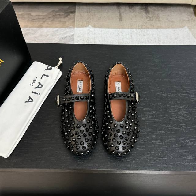 24Fw New Alaia French mesh rivet ballet shoes Originally more feminine and roman