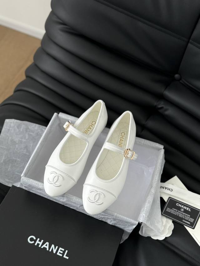 Top quality fabric 240 leather Chanel catwalk style Mary Jane shoes Simple yet s