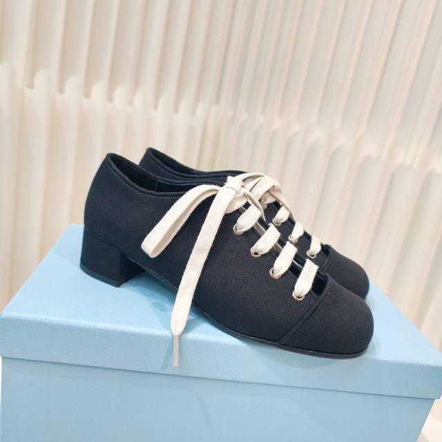 Original development and purchasing level Prada 25Ss new Prada strap hollow shoe