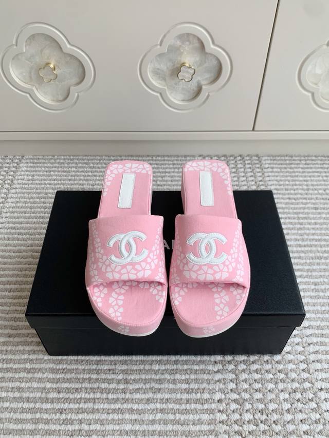 Purchasing-level Chane* Xiaoxiang 25 new double C printed thick-soled sandals Up