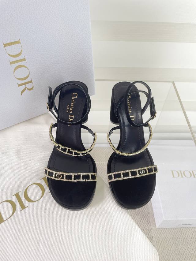 Dior 25Ss New Summer Style New Elements Dior Spring and Summer New Diamond Buckl