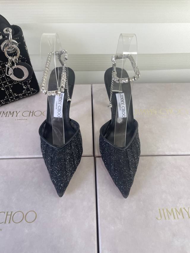 Jimmychoo is a very comprehensive and distinguished fashion lifestyle brand. It