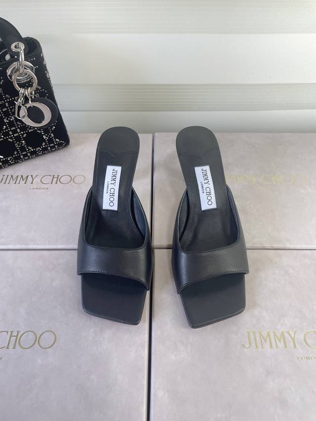Jimmy Choo 25 Spring/Summer Jc new simple square toe kitten heel slippers! The u