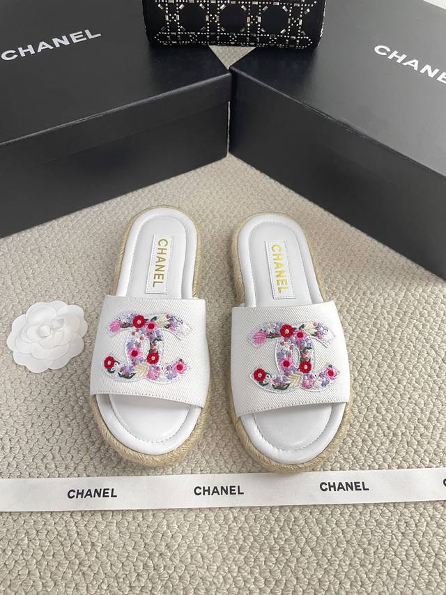 Chane*Chanel's new embroidered floral double C mule half-drag hemp rope slippers