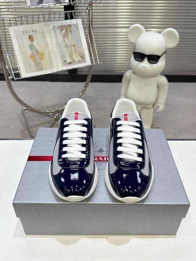 Prada sports shoes Fabric and leather dual material continues the iconic origina