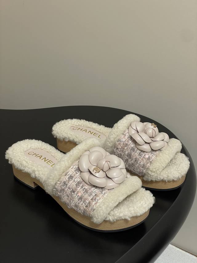 New Chanel 25A classic diamond camellia wool slippers thick-soled solid wood woo