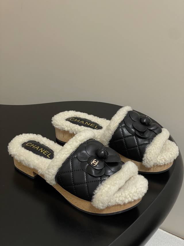 New Chanel 25A classic diamond camellia wool slippers with thick sole and solid