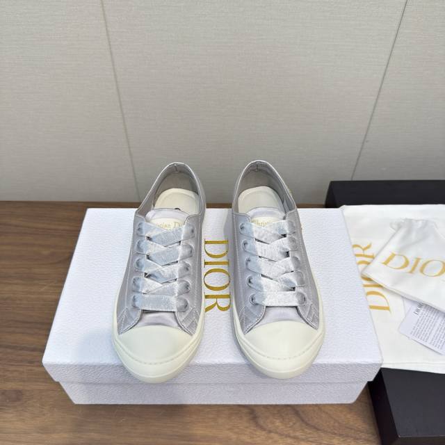 2025Ss Dio*R Dior's new spring and summer Star sneakers are a high-end version o