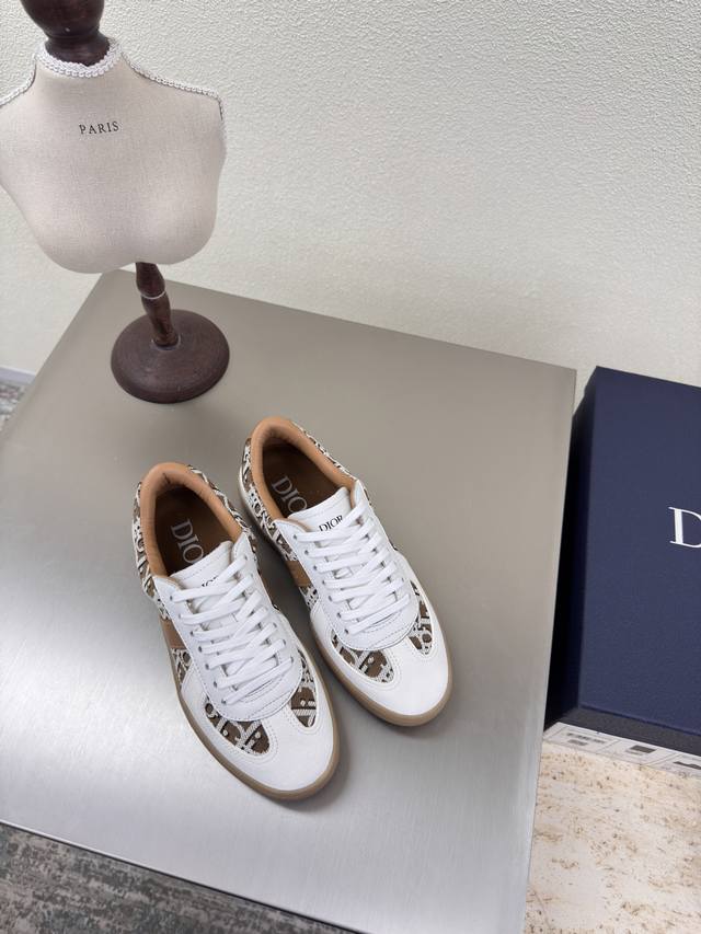 Dior men's and women's Dexun shoes are the same original version white with apri