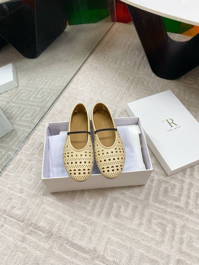 Factory The Row's latest early autumn ballet shoes This shoe is really too simpl