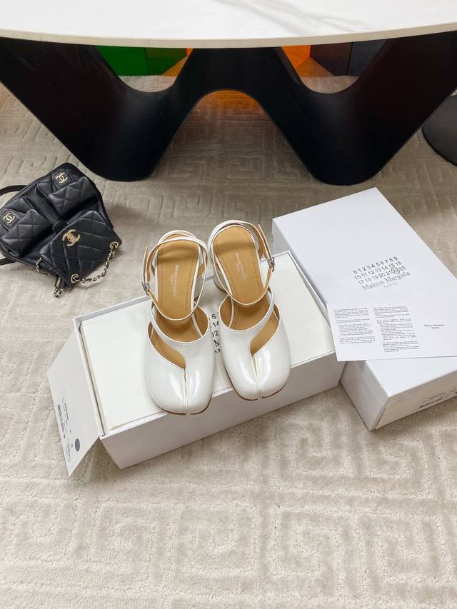 Made by Maisonmargiel* Margiela split-toe high-heeled shoes The pig's hoof split
