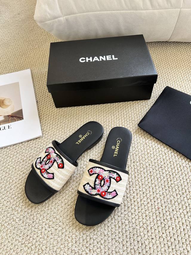 Chanel, Chanel 2025 new slippers The upper adopts three-dimensional electric emb