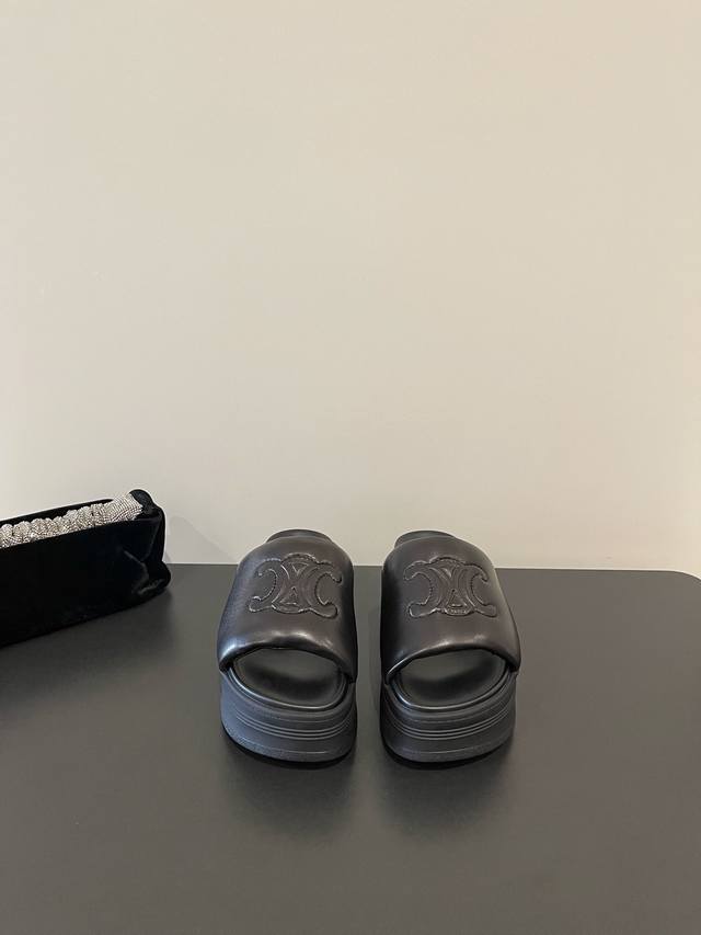 Celine latest Arc de Triomphe thickness British style sandals Simple, stylish, t