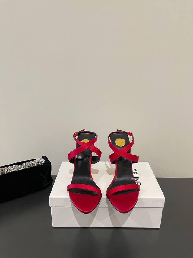 YSL Saint Laurent's latest wedge-heeled Roman high-heeled sandals are now availa