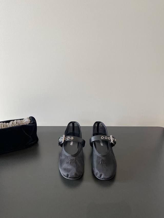 Miumiu latest Mary Jane mesh belt buckle catwalk leather sandals Various blogger