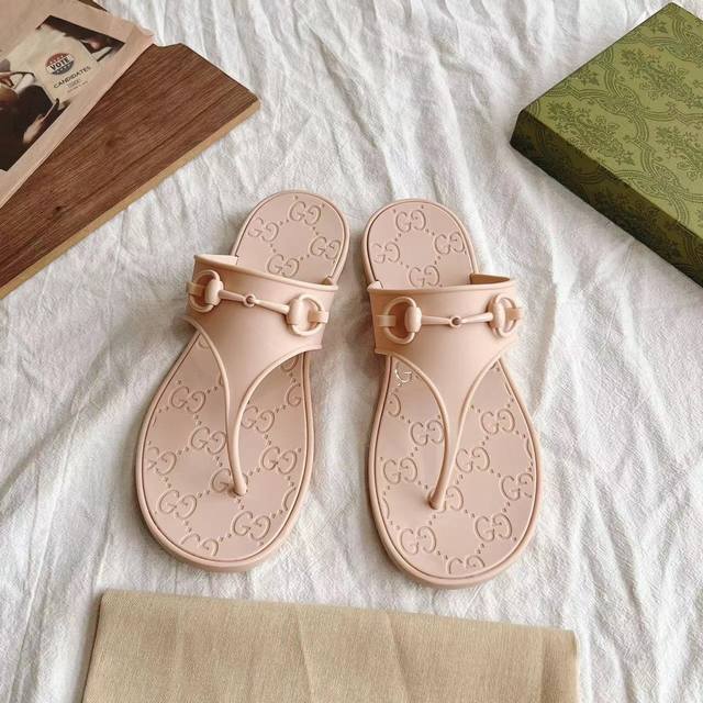 Size: 35-41 Tpu version is consistent with the original and has a glossy look G