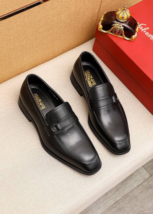Product trademark: Ferragamo Salvatore Ferragamo casual leather shoes Regular si
