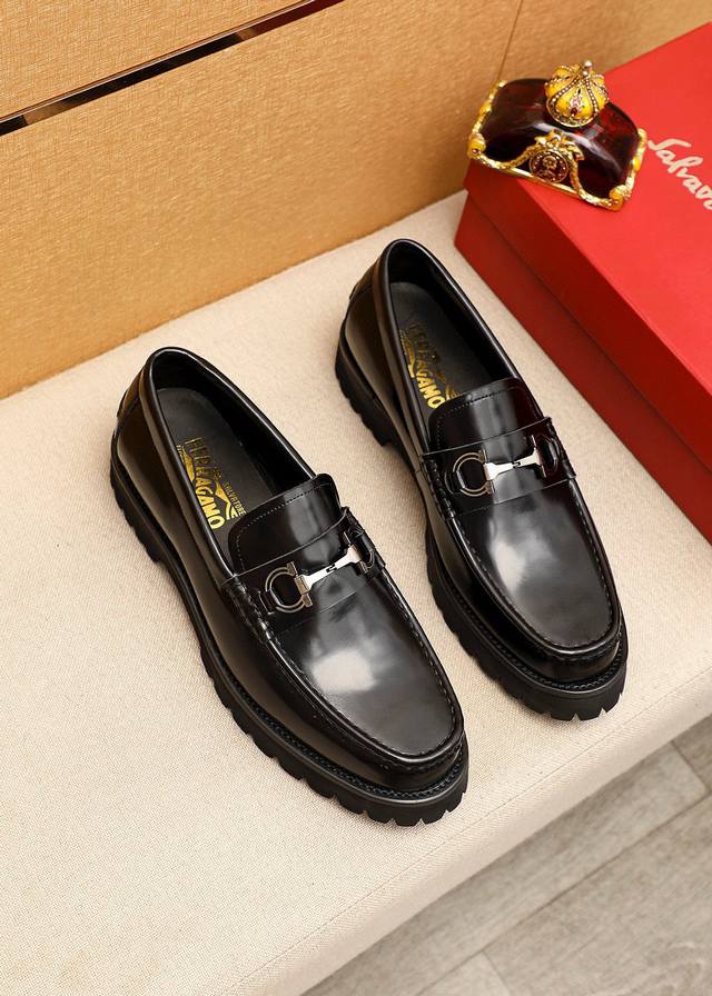 Product trademark: Ferragamo Salvatore Ferragamo casual leather shoes Regular si