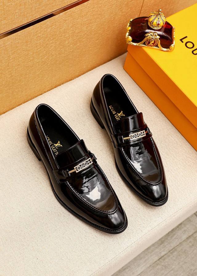 Product trademark: Louis Vuitton casual leather shoes Standard size: 39-44 38.45