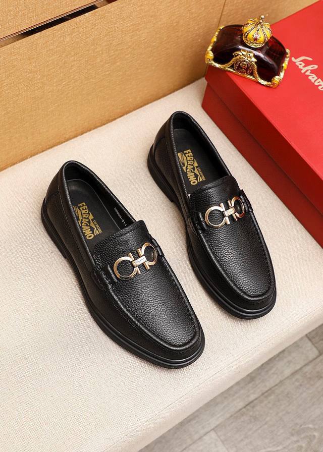 Product trademark: Ferragamo Salvatore Ferragamo casual leather shoes Regular si