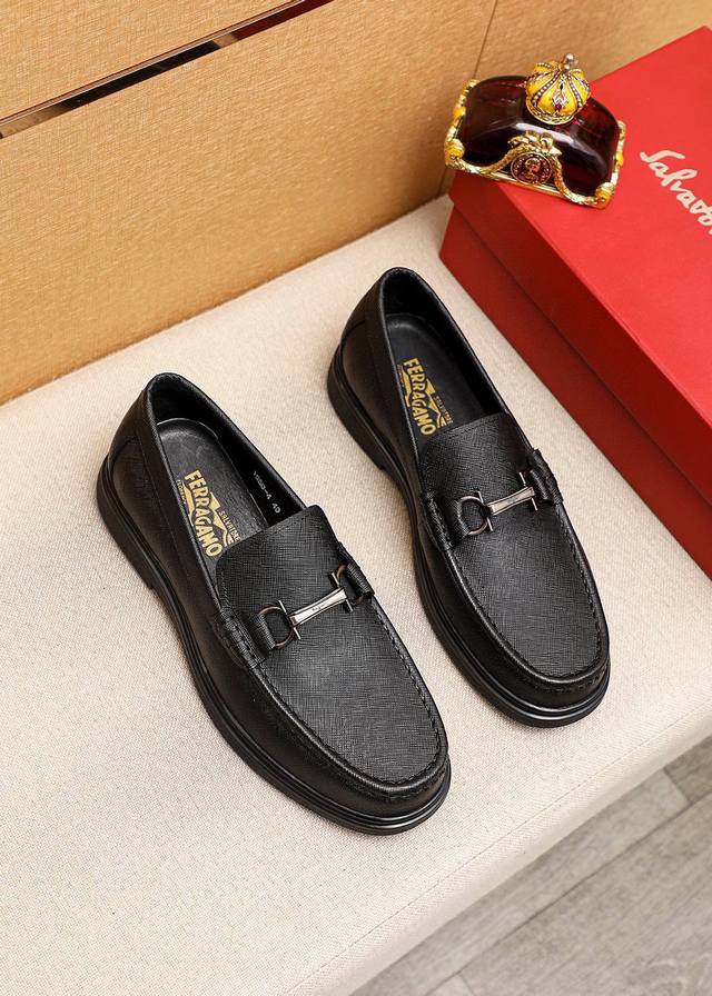 Product trademark: Ferragamo Salvatore Ferragamo casual leather shoes Regular si