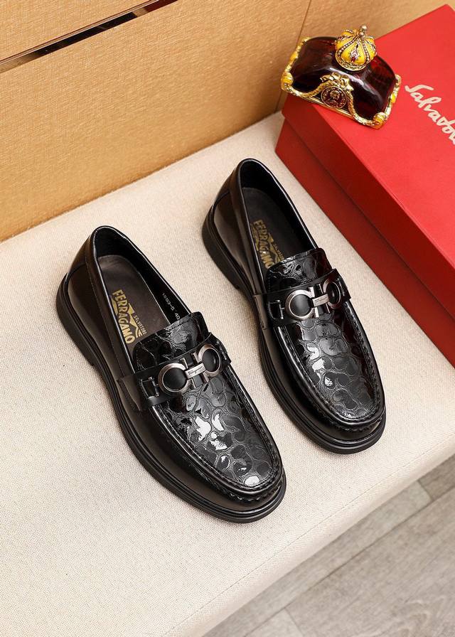 Product trademark: Ferragamo Salvatore Ferragamo casual leather shoes Regular si