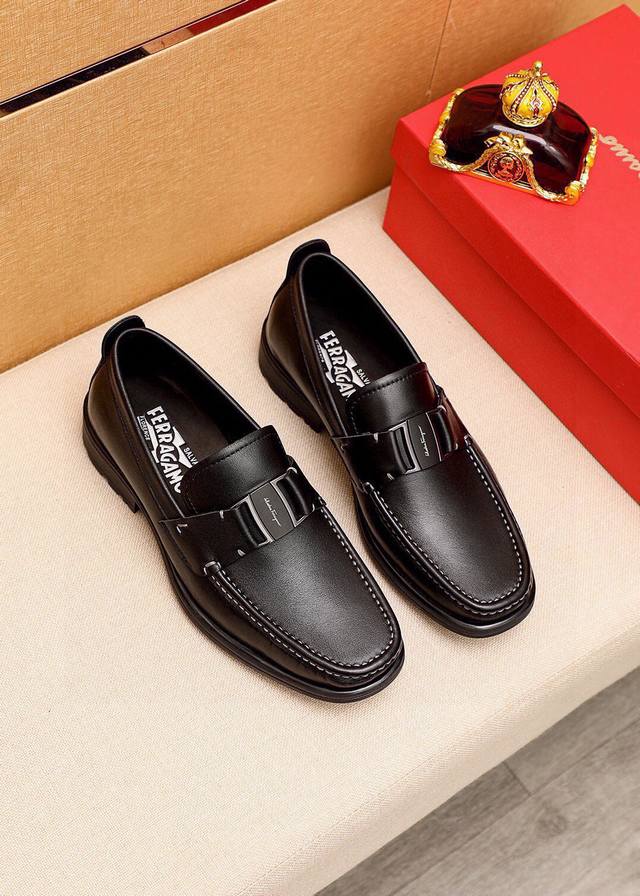 Top-quality counter-purchased Ferragamo hot-selling items! 2025 men's formal lea