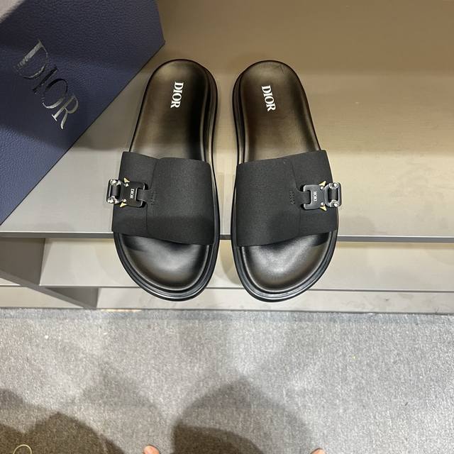 Dior Size: 38-45 Dior's latest H-Town series Oblique thick-soled slipper sandals