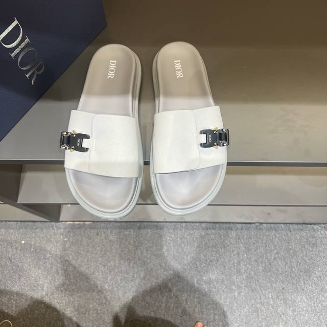 Dior Size: 38-45 Dior's latest H-Town series Oblique thick-soled slipper sandals
