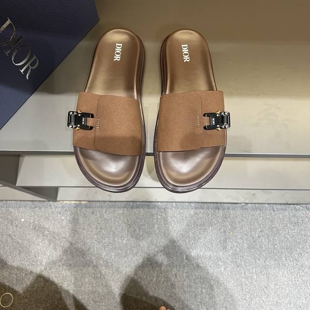 Dior Size: 38-45 Dior's latest H-Town series Oblique thick-soled slipper sandals