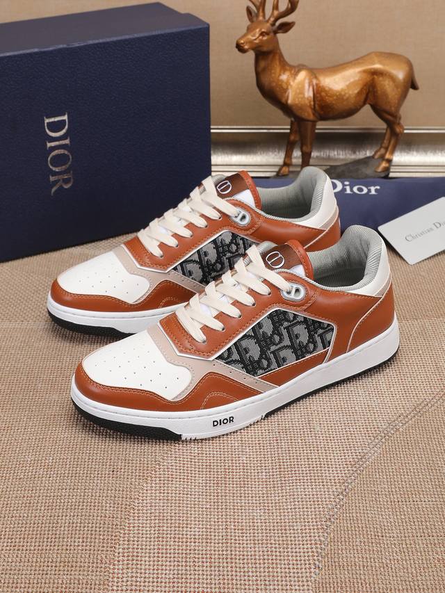 The new Dior low-top series continues Dior's classic style. It is carefully made