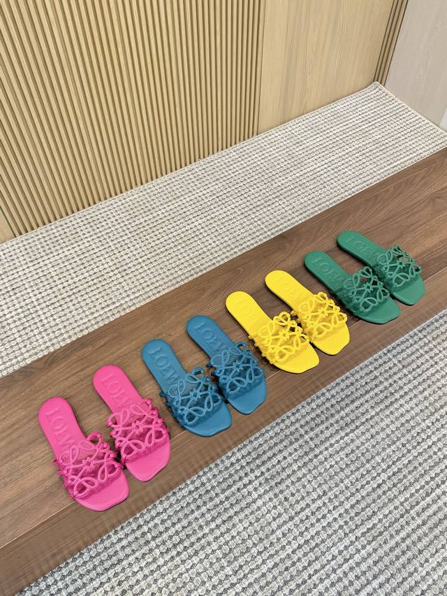 Loewe adds new official website color Loewe 25 summer limited hollow slippers, t