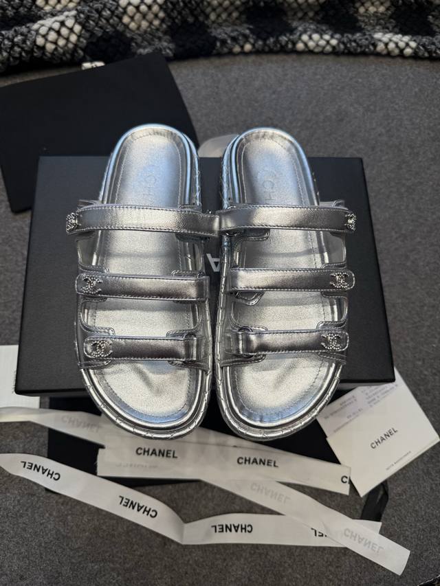 Chanel 2025 early spring new Chanel diamond quilted double diamond buckle Velcro