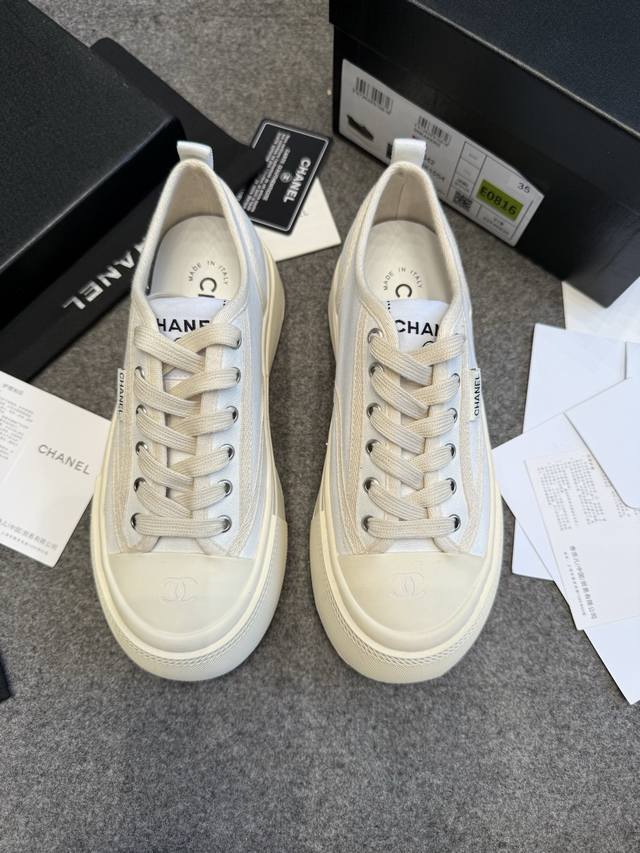Chan*L's new early spring shell-shaped big-toed shoes Chanel C's new lace-up cas