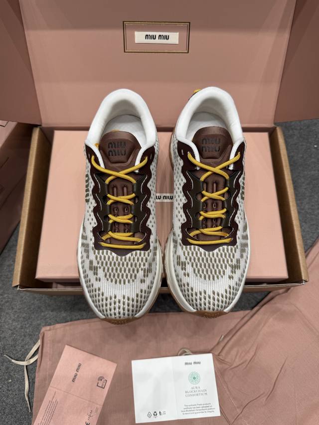 Miumiu Miu Miu 2025Ss new couple style retro thick-soled flying woven running sh